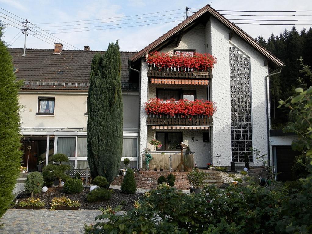 Steinwiesen Ferienwohnungen Haus Waltraud מראה חיצוני תמונה